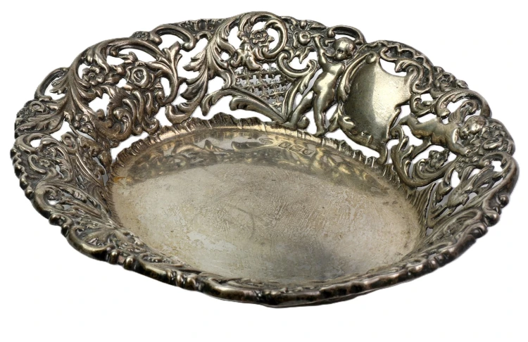 Paterka srebrna 1902 Goldsmiths and Silversmiths Co. 95 gram 15,2 cm