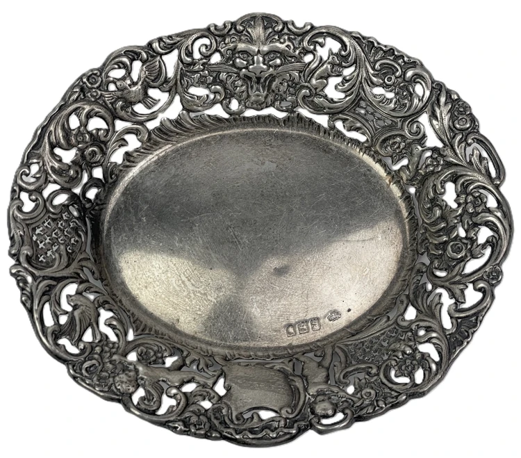 Paterka srebrna 1902 Goldsmiths and Silversmiths Co. 95 gram 15,2 cm góra